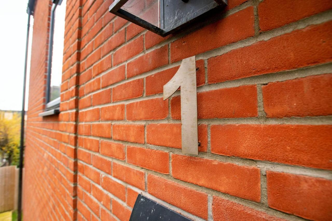 Number One On The Hill Villa Lincoln Exterior photo